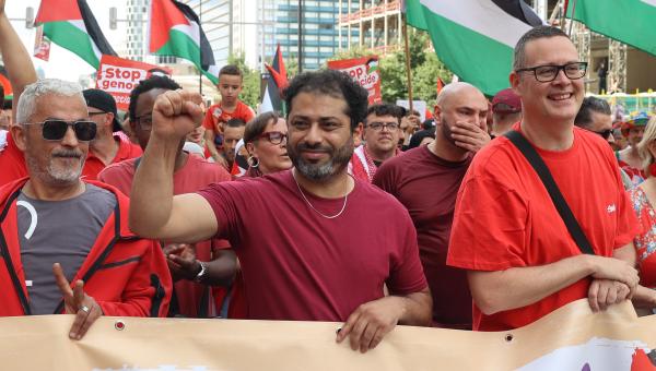 Nabil Boukili lors d'une manifestation Palestine à Bruxelles
