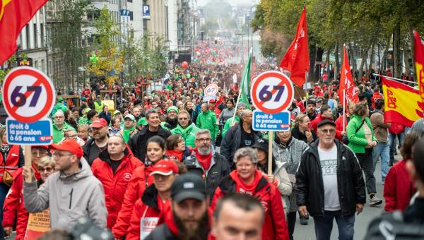 Beeld van de massa tijdens de betoging van 14 oktober 2025 in Brussel