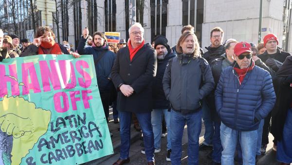 Peter Mertens au rassemblement le 4 janvier à Bruxelles contre l'agression américaine au Venezuela